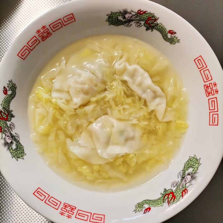 【簡単】餃子とキャベツの万能スープ